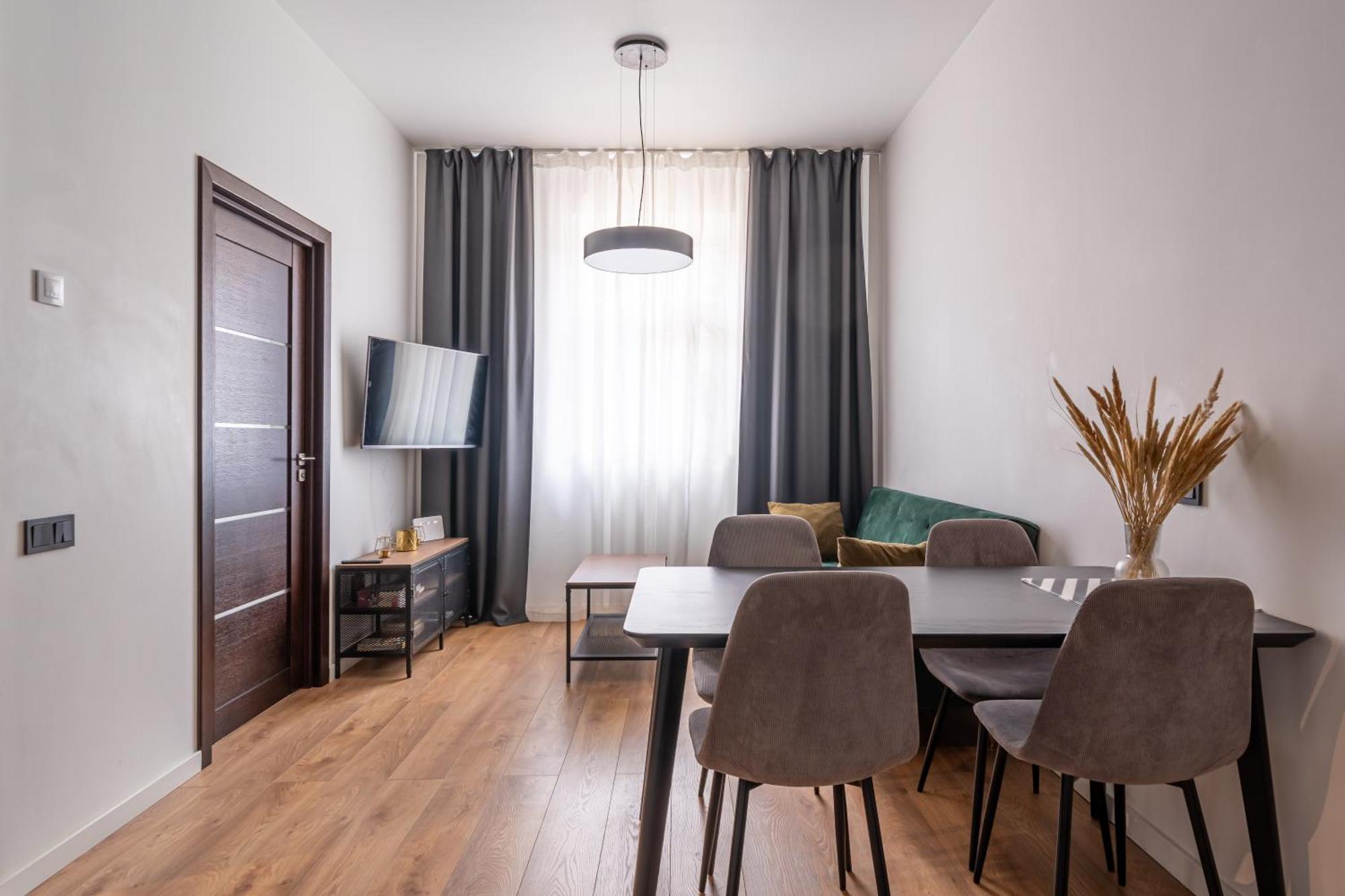 Lienes Iela Gem 1Br Apartment With Fireplace In Historic Unesco Center Riga Luaran gambar