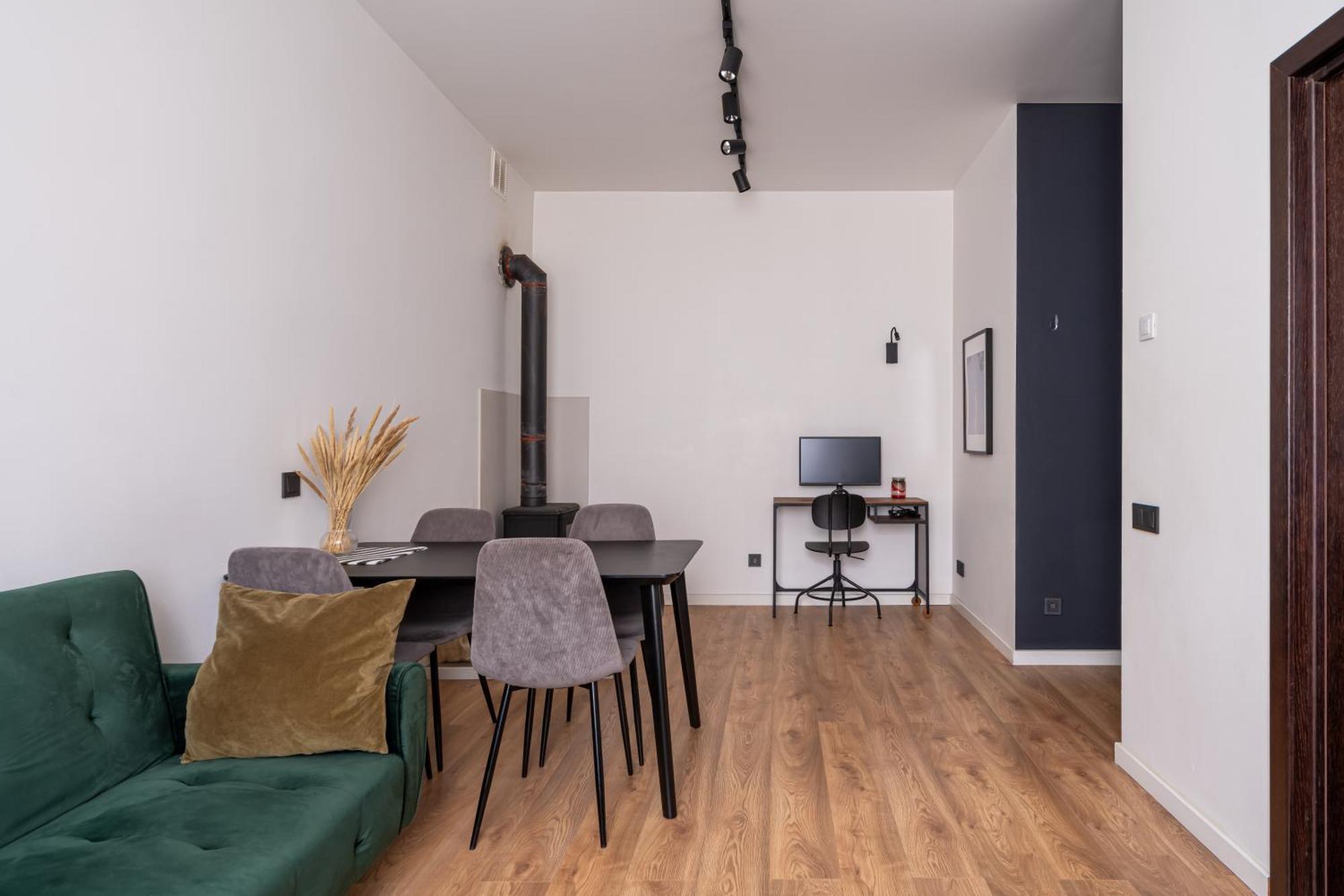 Lienes Iela Gem 1Br Apartment With Fireplace In Historic Unesco Center Riga Luaran gambar